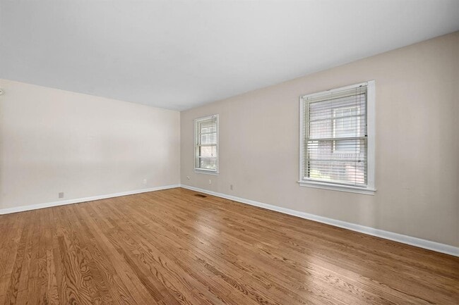 Building Photo - 1507 Travis Heights Blvd