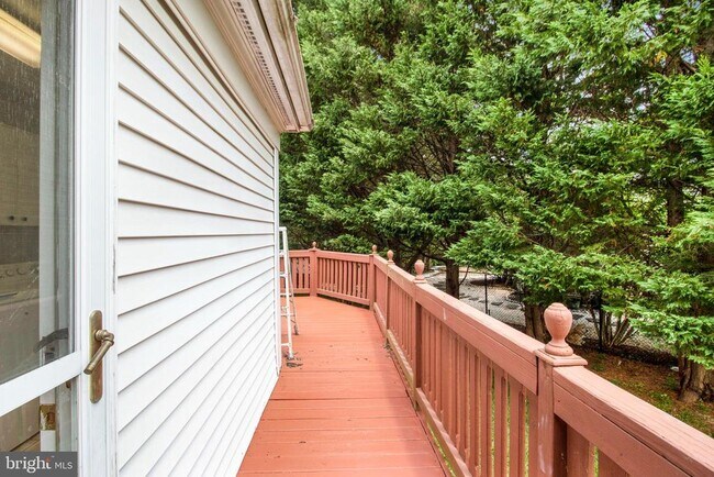 Building Photo - 13920 Wagon Way