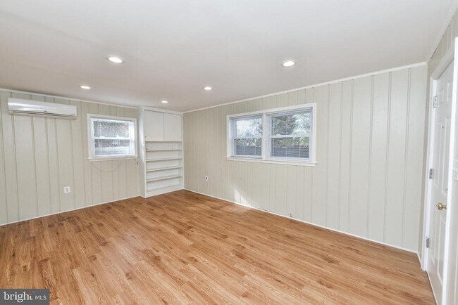 Building Photo - 130 S 29th St
