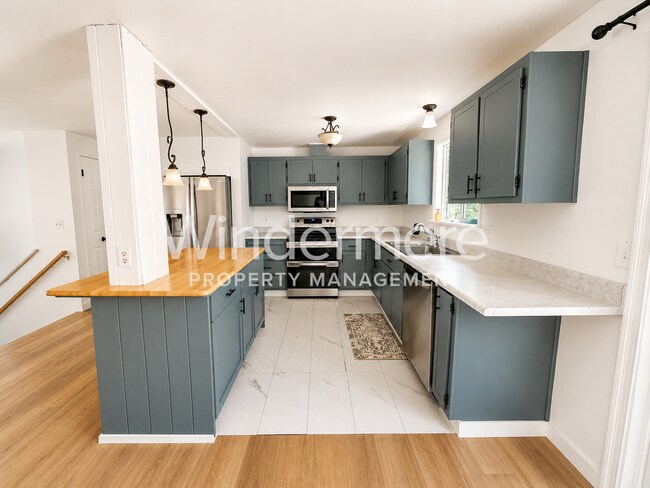 Building Photo - **Beautifully Updated 3-Bedroom Home in the Lake Symington Community**