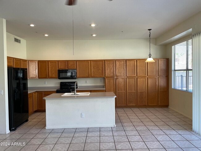 Building Photo - 7322 E Gallego Ln