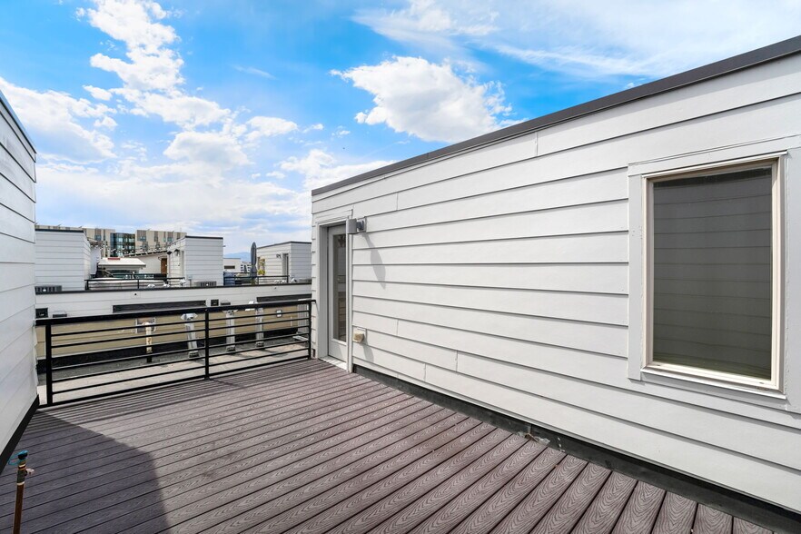 Building Photo - 1276 W 11th Ave