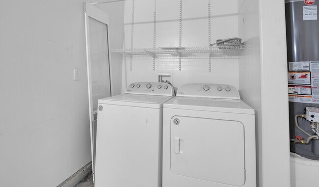 Building Photo - 2446 El Valle St