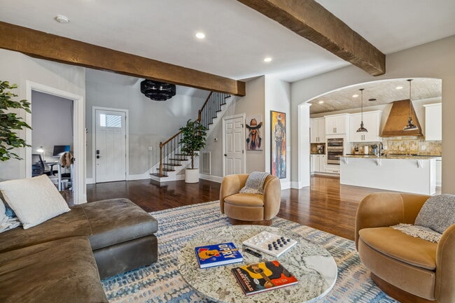 Building Photo - 594 Lake Haven Dr