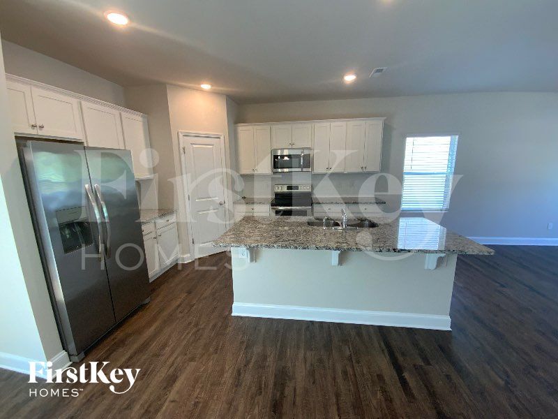 Building Photo - 5225 Cobblestone Glen Dr