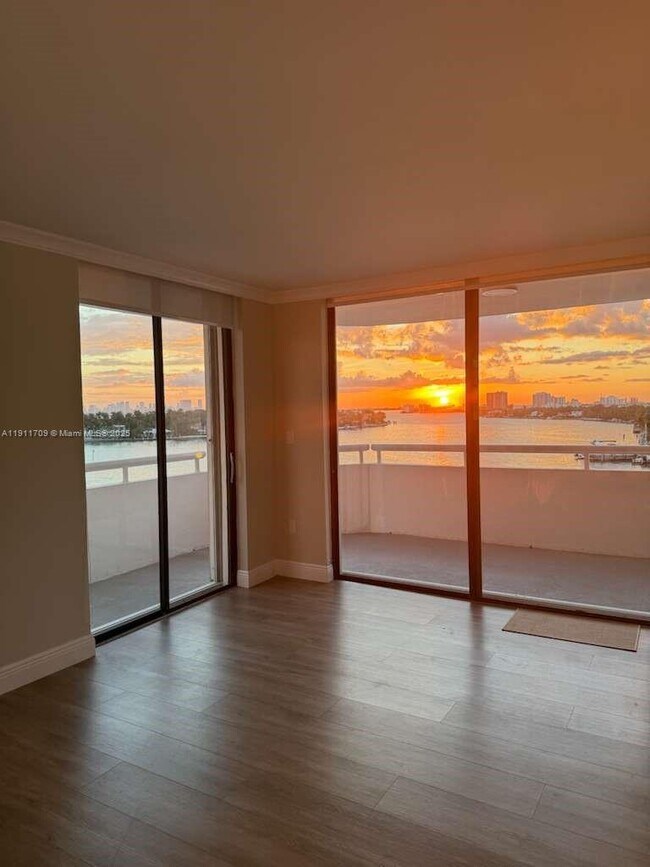 Building Photo - 6820 Indian Creek Dr