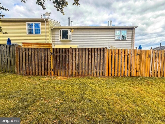 Building Photo - 15008 Cherrydale Dr