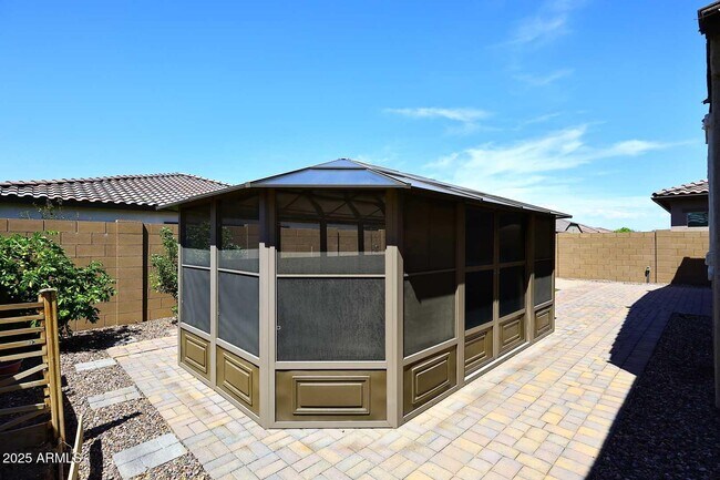 Building Photo - 2516 E King Bird Dr