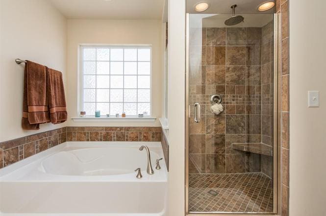 Master Bath - 725 Garden Square Ln