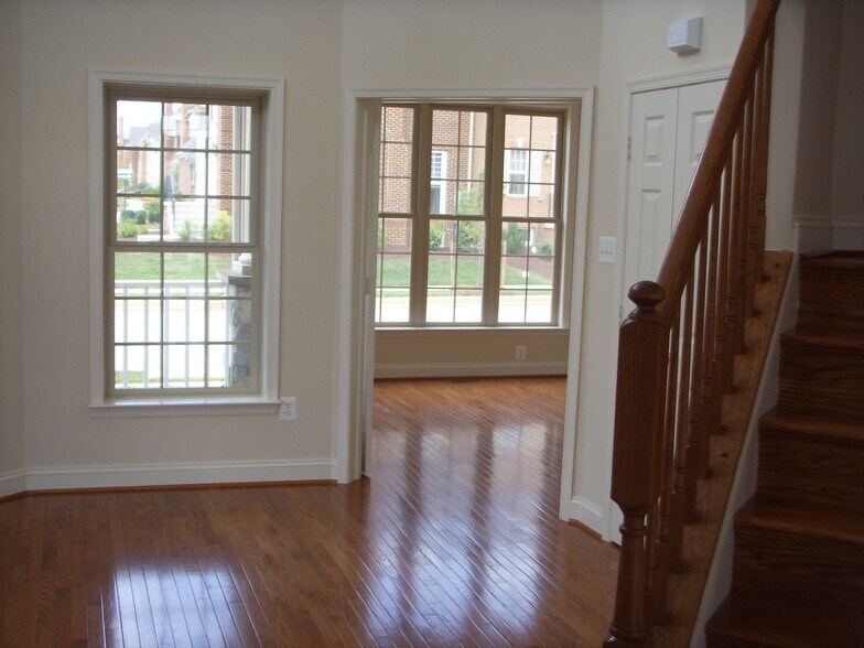 Building Photo - 3017 Sanctuary Ln