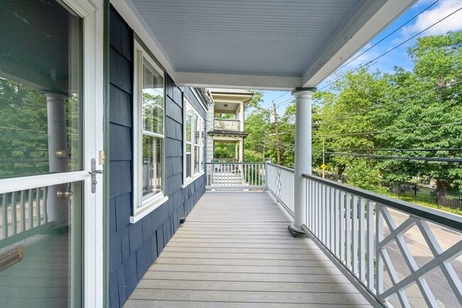 Building Photo - 1045 Adams St