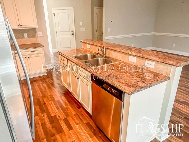Building Photo - 2015 Leighton Dr