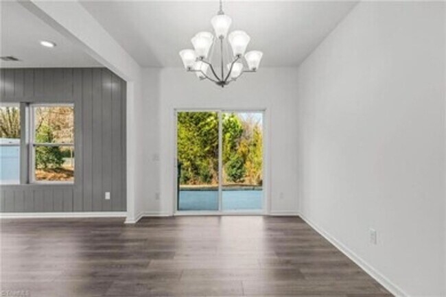 Building Photo - Spacious 3-Bedroom Townhome with Private Patio, Central HVAC & In-Unit Laundry Hookups