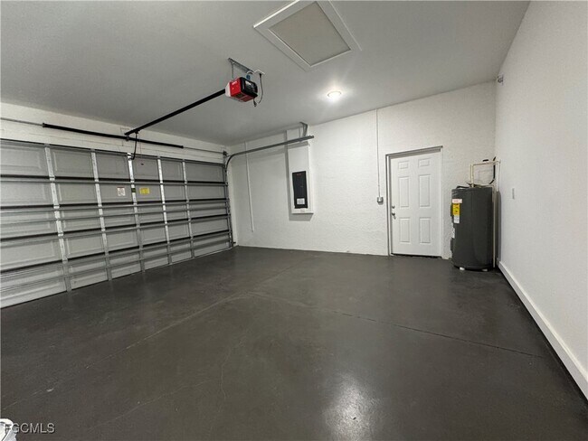 Building Photo - 707 NE Juanita Pl