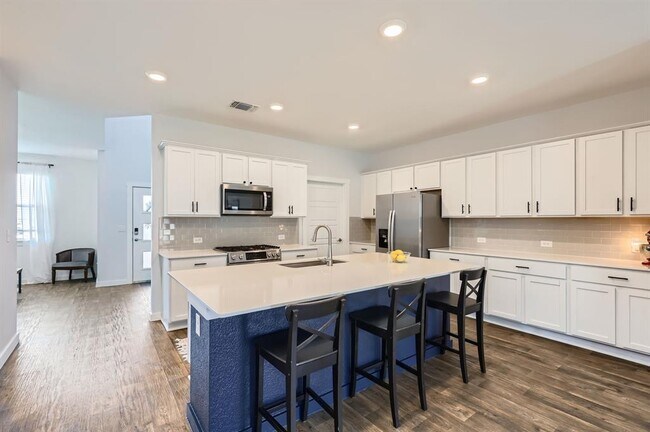 Building Photo - 13908 Neskar Dr