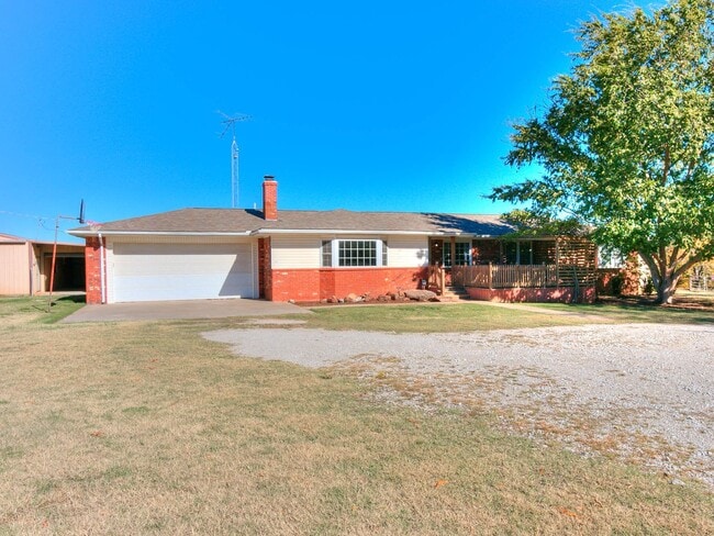 Building Photo - Beautiful 3 bed 2.5 bath home in the Country