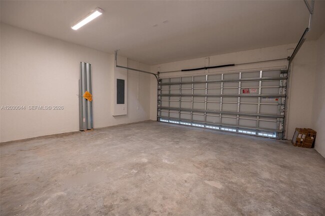 Building Photo - 2988 SE 25th Ave