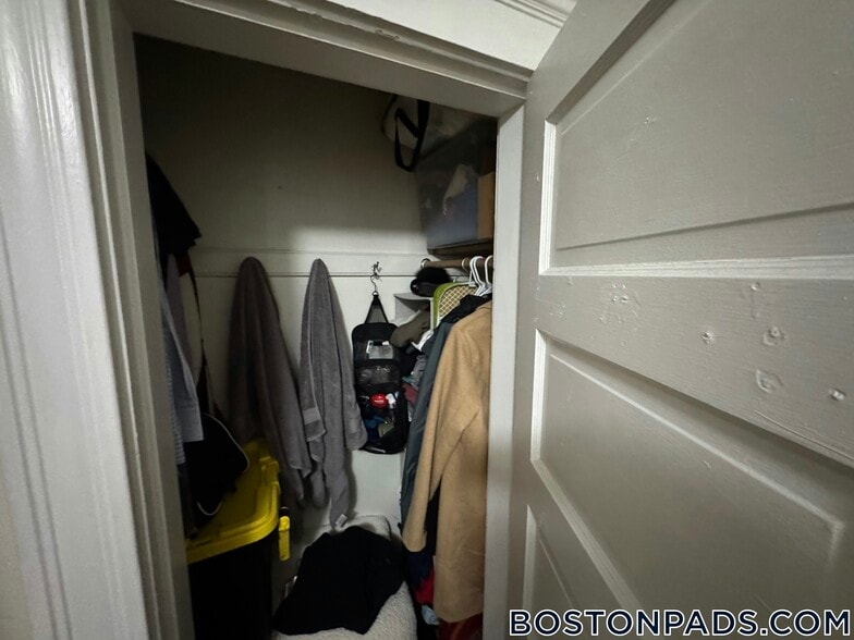 Building Photo - 14 Centre St