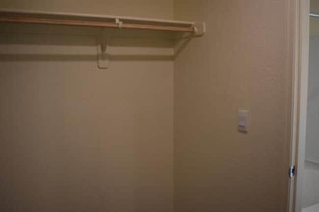 Building Photo - 4523 Iris Ct