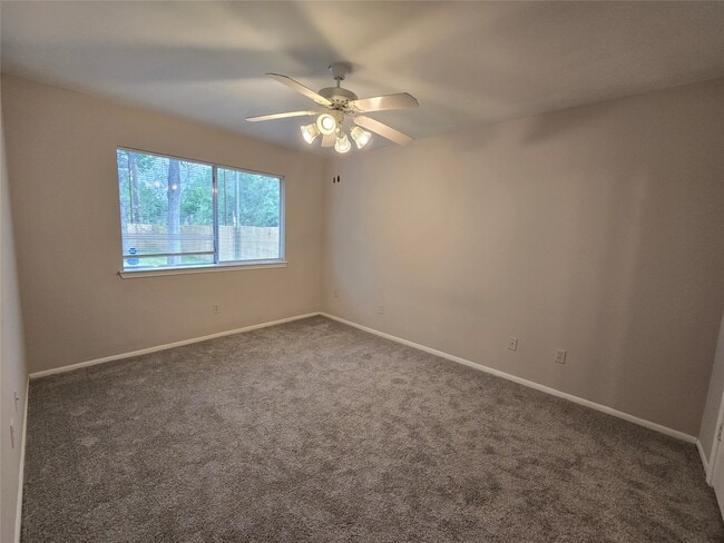 Building Photo - 16022 Old River Rd