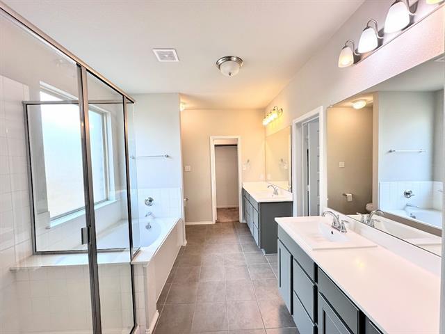 Building Photo - 3018 Montrose Ct