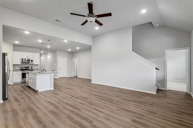 Building Photo - 422 Wydown Dr