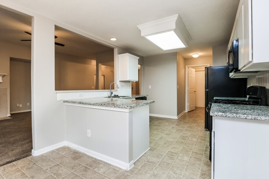 Building Photo - 3219 Candlepine Dr