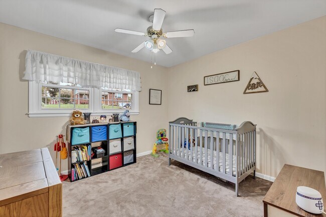 Building Photo - 6734 McKinney St