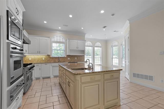Building Photo - 530 W Hickory Ridge Cir