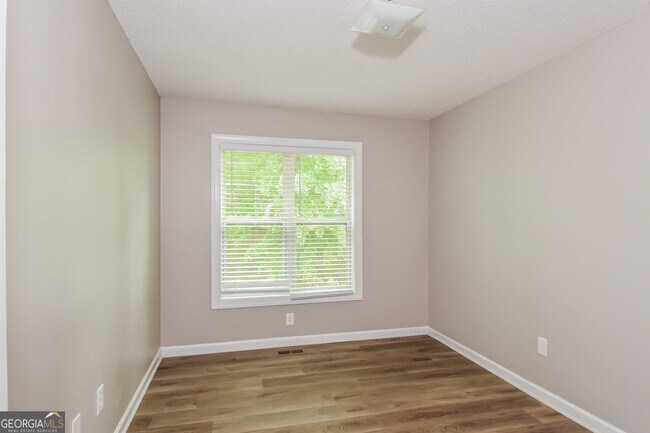 Building Photo - 45 Indian Hills Dr