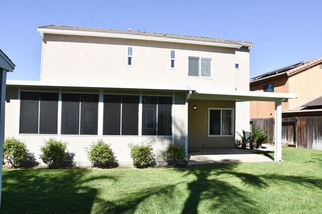 Building Photo - Beautiful 2 Story Home For Rent