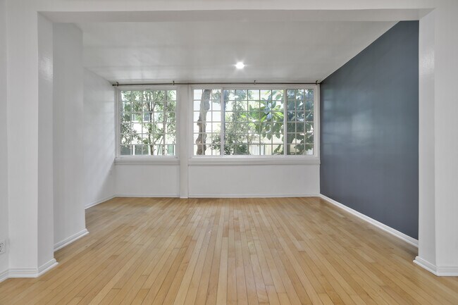 Building Photo - 11939 Gorham Ave