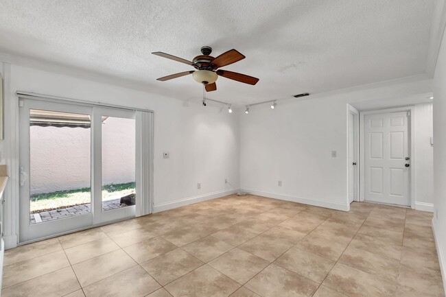 Building Photo - Boca Raton Modern Comfort Meets Florida Ch...
