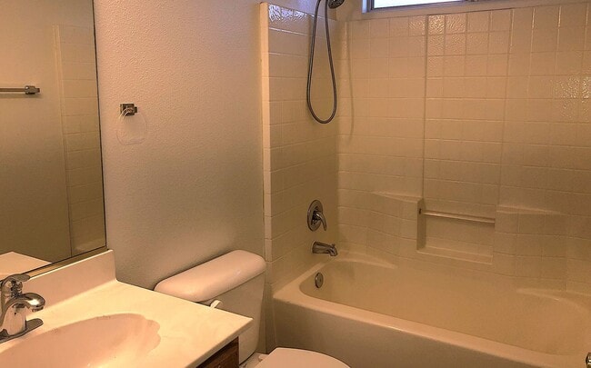 Building Photo - Charming 3+2 home in the heart of Kingman!