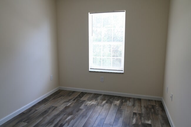 Building Photo - 110 Morris St