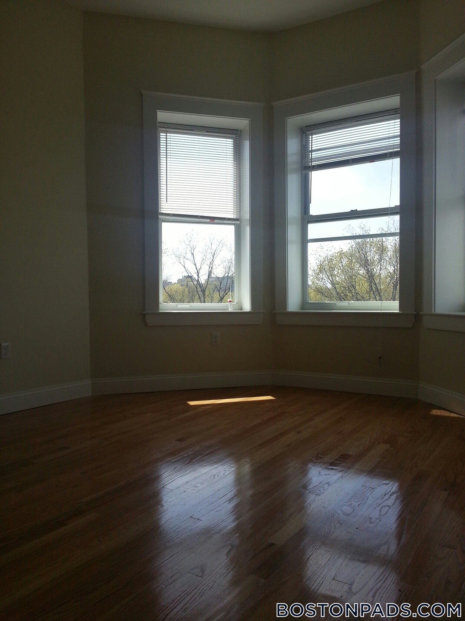 Building Photo - 84 Fenway