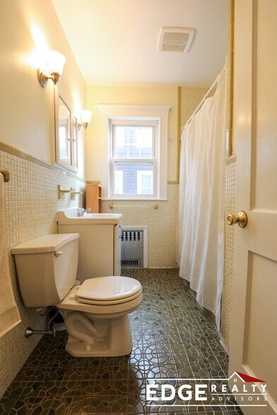 Building Photo - 31 Benjamin Rd