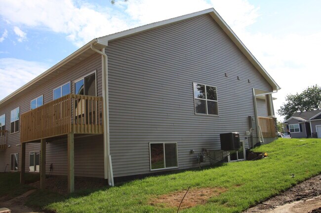 Building Photo - 426 Sunflower Dr