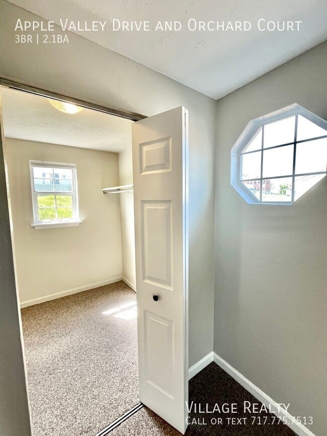 Building Photo - 710 Apple Valley Dr