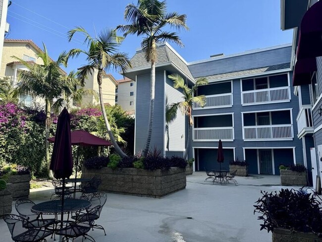 Building Photo - 3760 Florida St