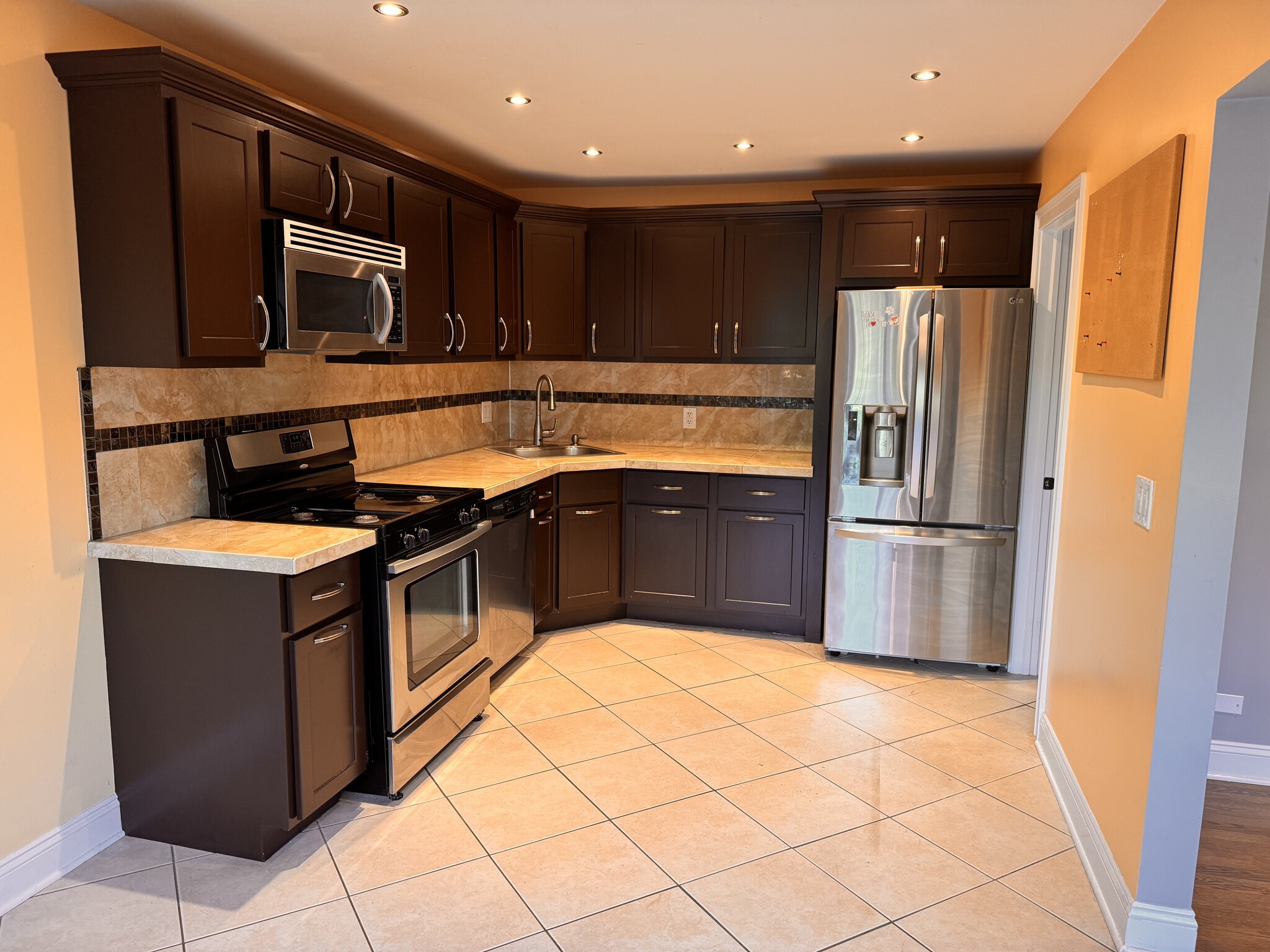 Kitchen - 5604 Tinder