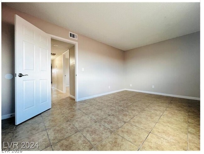 Building Photo - 2920 E Siki Ct