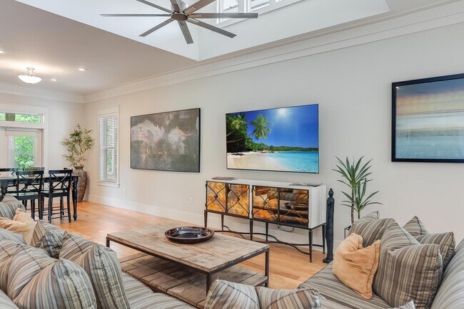 Building Photo - 45 Pine Knoll Ln