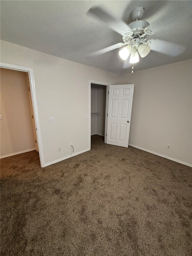 Building Photo - 3100 SW Deerfield Blvd