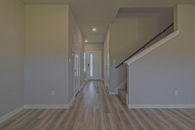 Building Photo - 425 Coda Xing Georgetown, TX 78633