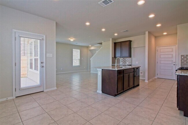 Building Photo - 6613 Wolf Pack Dr