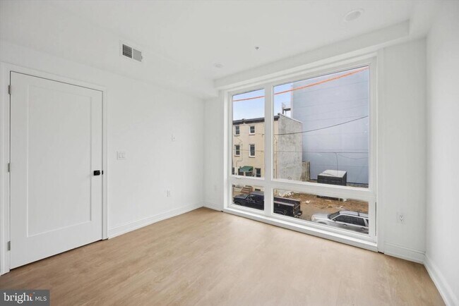 Building Photo - 1614 Ridge Ave