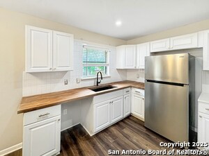 Building Photo - 343 Langton Dr