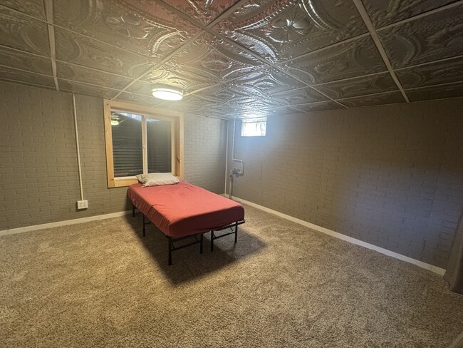 Building Photo - 634 4th Ave N