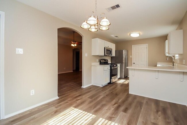 Building Photo - 426 Laurel Sage Dr